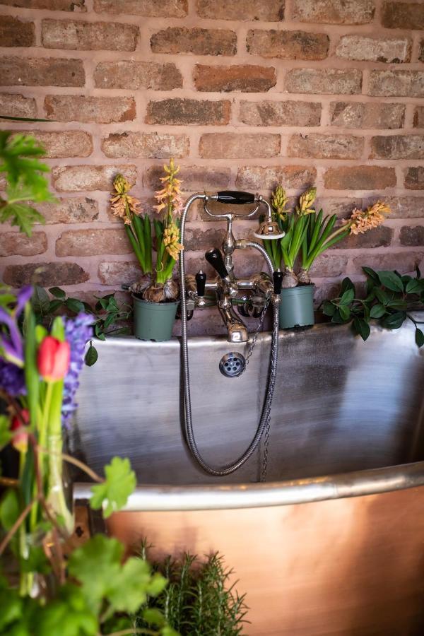 The Walled Garden At Cheshire Boutique Bathhouse Нантуич Екстериор снимка