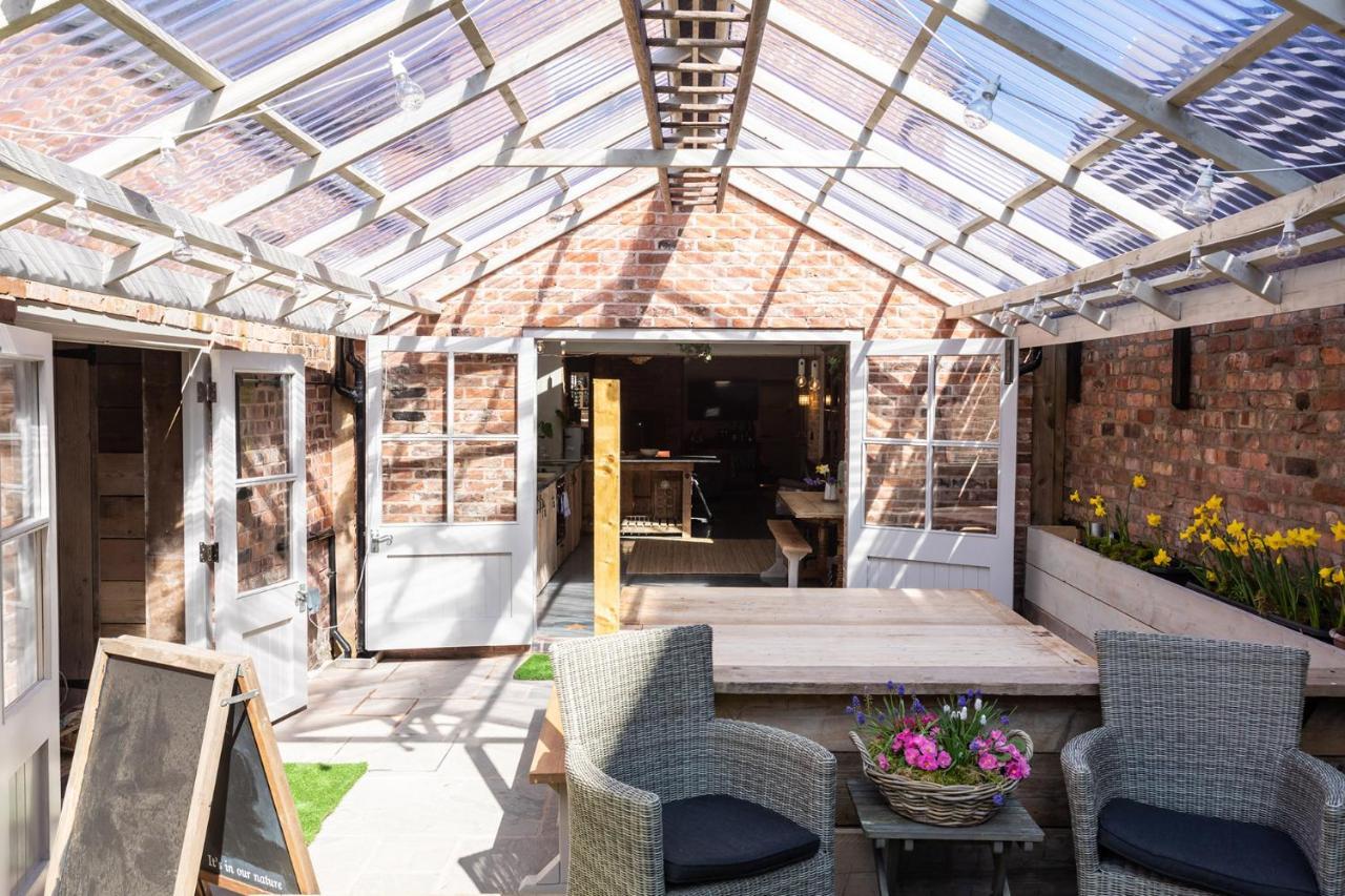 The Walled Garden At Cheshire Boutique Bathhouse Нантуич Екстериор снимка