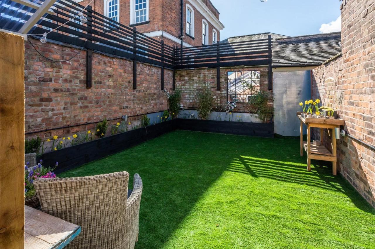 The Walled Garden At Cheshire Boutique Bathhouse Нантуич Екстериор снимка