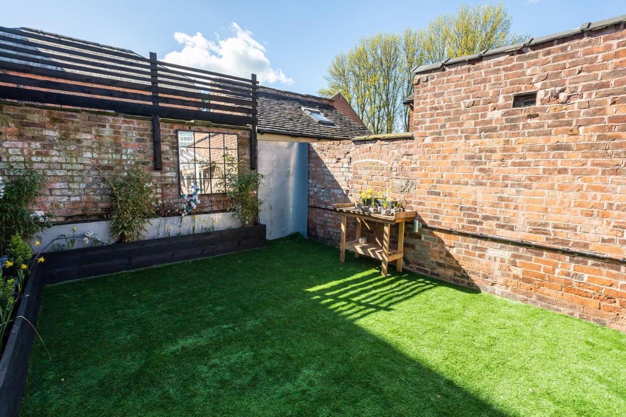 The Walled Garden At Cheshire Boutique Bathhouse Нантуич Екстериор снимка